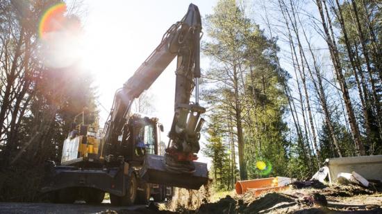 lera mindre vägar i Lökom och Klovsta byggs om för ökad trafiksäkerhet.