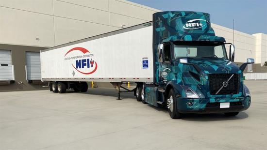 Volvo och NFI ska testa elektrifierade tunga lastbilar.