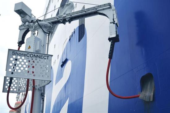 Landström är en viktig del av Stena Lines hållbarhetsstrategi och totalt är 14 fartyg uppkopplade vid sju terminaler i Sverige, Tyskland och Holland. Totalt reducerar detta årligen rederiets utsläpp med 13 000 ton CO2.