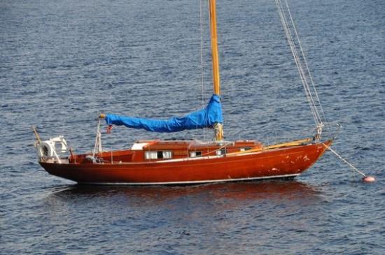 Havskryssaren Zerone är konstruerad av Olle Enderlein och byggd 1963 på Bröderna Martinssons Båtvarv på Orust.