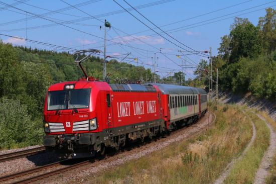 Snälltåget kör mellan Karlskrona och Stockholm under vecka 20. Biljetter bokas på Snälltåget.se.