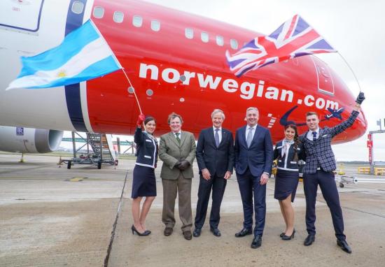 Lansering av Norwegians första flyg till Buenos Aires på London Gatwick.