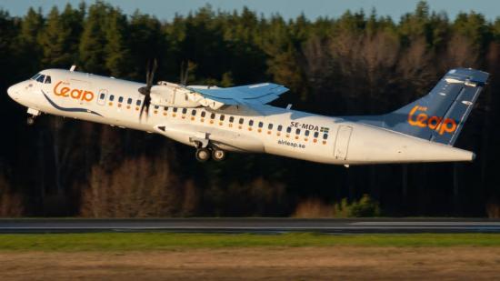Air Leaps nya flygplansmodell ATR 72-500 lyfter från Bromma Flygplats.