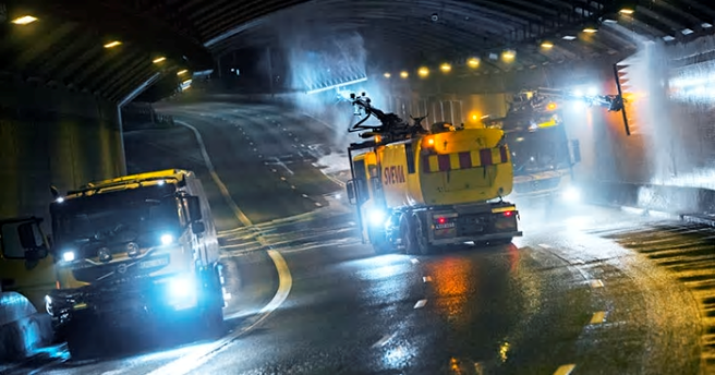 Svevia sköter renhållning i Stockholms tunnlar både för Stockholms stad och för Trafikverket.