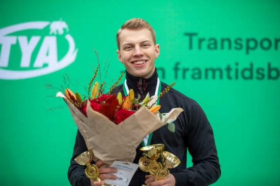 Emrik Gunnarsson från Mantorp vann SM för flygmekaniker. Nu väntar VM-mästerskapet World Skills i Shanghai.