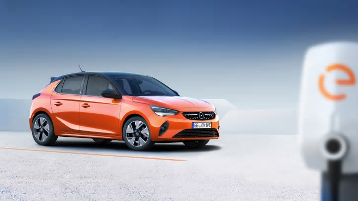 Nya Opel Corsa-e erbjuder elektrisk räckvidd på 330 kilometer.