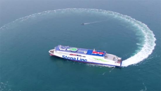 Stenas nybyggda fartyg Stena Embla fick högsta betyg under första provturen till havs. Här testas manöverbarheten.