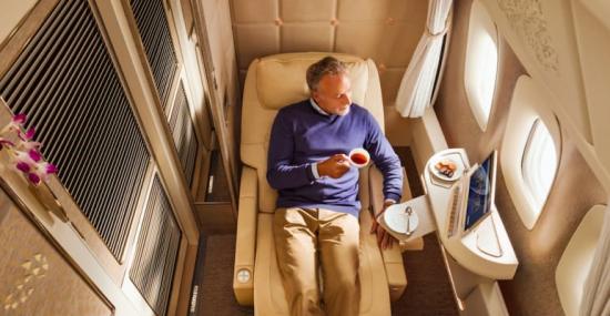 När flygbolaget Emirates nu lanserar en helt nya förstaklass-kabin i sina Boeing 777, är det med en klar känsla av Mercedes-Benz.