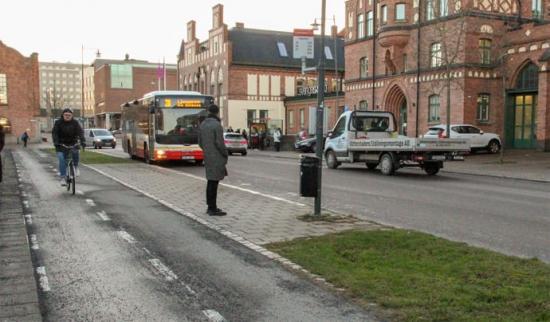 Gata och cykelväg i Jönköping.