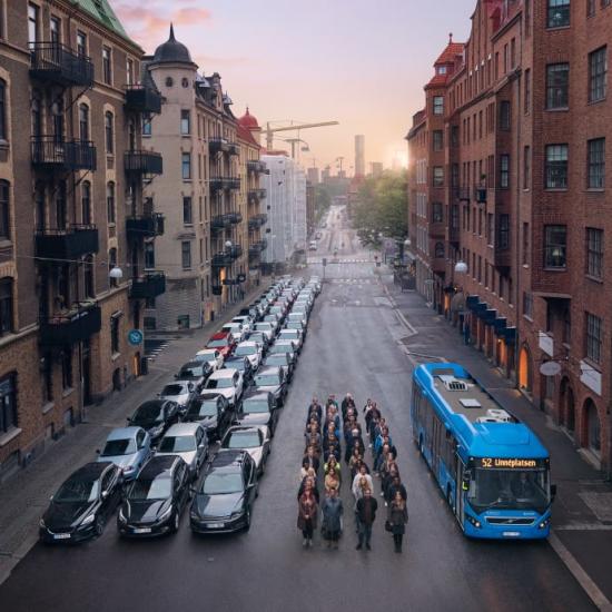 I en ny provåkarkampanj har Västtrafik låtit sig inspireras av den ikoniska bilden med bussen som symbol för framkomlighet.