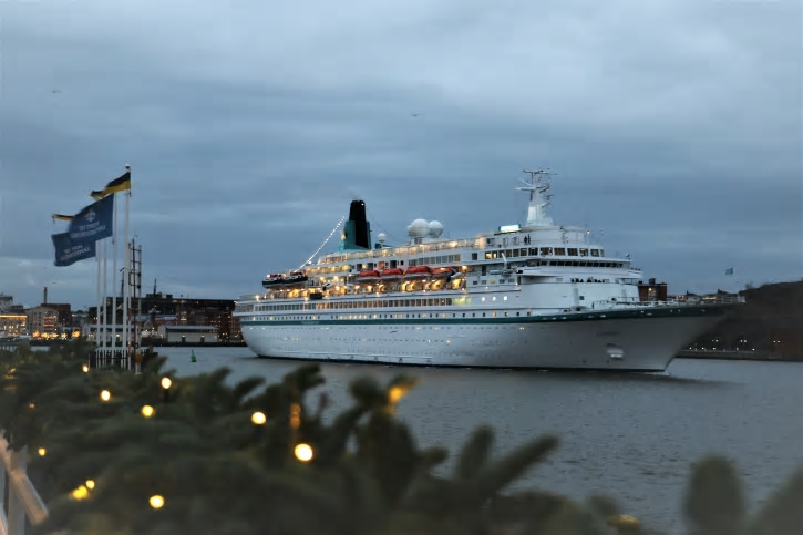 I den kalla och mörka decembermorgonen anlöpte fartyget Albatros Göteborgs hamn. Det var det sista kryssningsanlöpet för 2018.