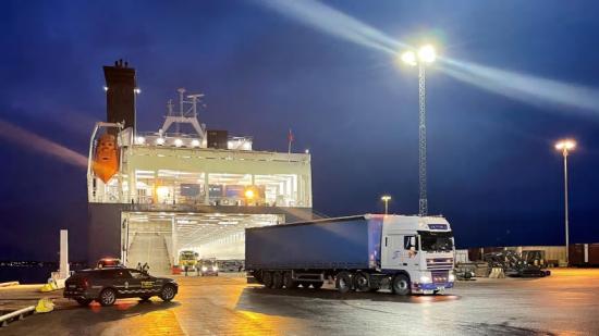 Första lastbilen att anlända från Storbritannien till terminalen efter Brexit.