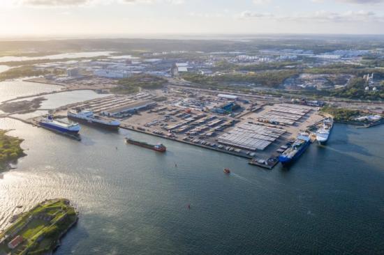 I Göteborgs hamns roroterminal är Brexitfrågan som mest aktuell. Terminalen har daglig UK-trafik med bl.a. råmaterial och komponenter till svensk industri, konsumtionsvaror och livsmedel. Till UK skeppas bl.a. stora mängder stål och papper.