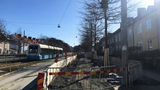 Den pågående utbyggnaden av pendlingscykelbana på Kungsladugårdsgatan är en av de åtgärder som Göteborgs Stad får ekonomiskt stöd för genom stadsmiljöavtalen.