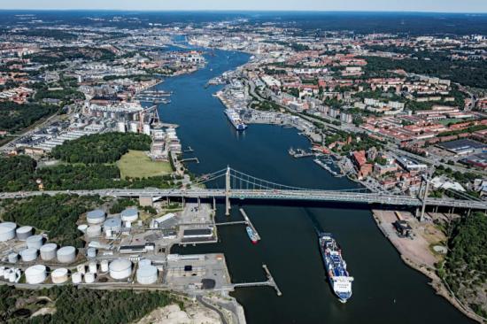 All trafik över och under Hisingsbron och de båda järnvägsbroarna vid Marieholm omfattas av de nu framtagna samverkansreglerna.
