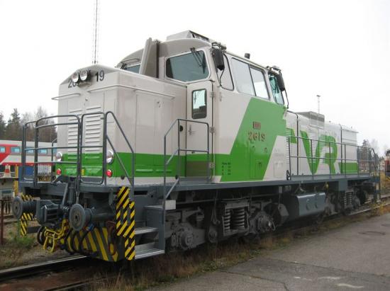VR använder bland annat Dv12 diesellok och Wärtsilä tar på sig ansvaret för reparation av motorerna. 