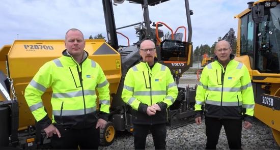 Produktspecialisten Kjell Carlsson, säljaren Christer Gryth och produktspecialisten Tommy Wahlsten.