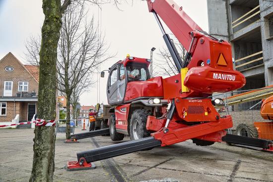 Manuell eller automat? Hybridutförande eller dieseldrift? På en MRT2470 finns mängder av val, men alltid möjlighet att lyfta sju ton hela 24 meter.