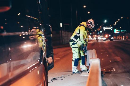 Wester’s Group var med och byggde gång och cykelbanor samt busshållplatser i båda riktningarna på Huddingevägen.