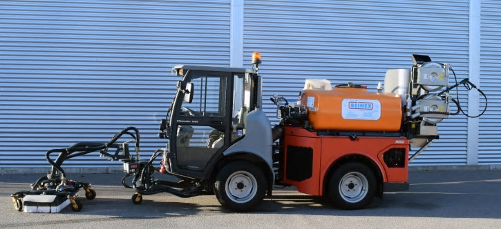 Hako Citymaster 1600 är nu även försedd med aggregat för ånga och hetvatten.