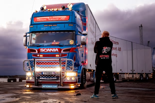 Filip Berg från Rüttners Transport i Varberg är en av Strands Lighting Divisions ambassadörer.