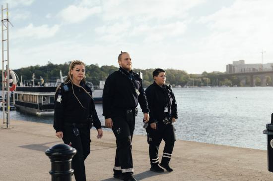 Kontrollanter i Stockholms lokaltrafik.