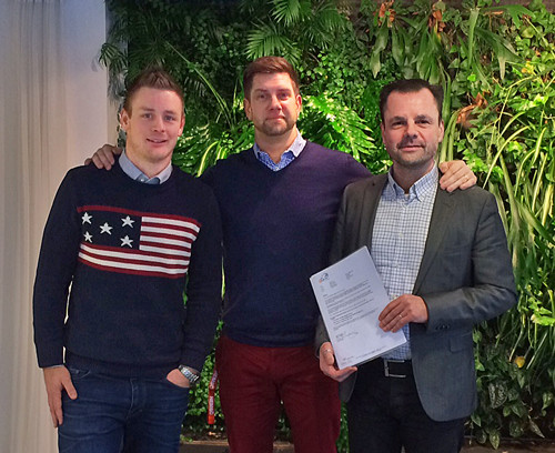 Personer på bilden fr. vänster: Tobias Larsson, Försäljningschef, eGain Sweden AB Richard Björn, Driftschef &Ouml;st/Nord, Hemsö Fastighets AB Martin Eksberg, Key Account Manager, eGain Sweden AB