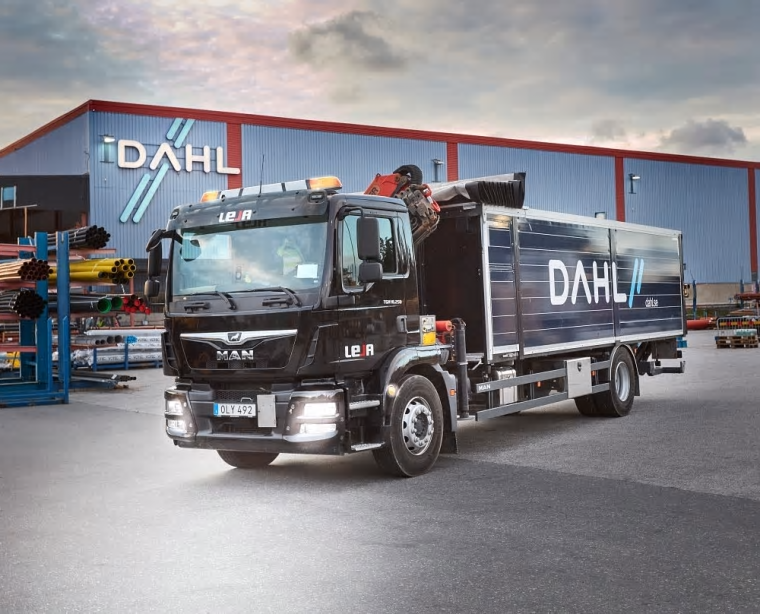 Dahl Sverige AB har centrallager i Kallhäll, Järfälla, och ett åttiotal butiker runt om i landet varav fyra i Göteborg.