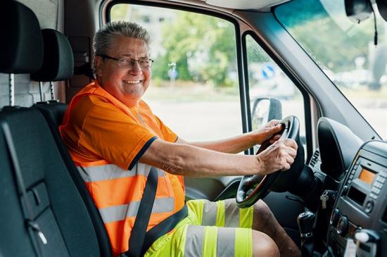 Veterankraft i Jönköping har fått många förfrågningar från företag som har brist på CE-chaufförer. 