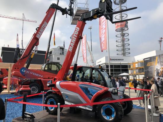 På Bauma i München kunde man titta in i en inte alltför avlägsen framtid, där den 100 procent elektriska Oxygen-versionen av teleskoplastaren MT625 blev presenterad.