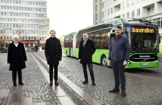 Carina Zachau (M), ordförande i Kollektivtrafiknämnden, Region Skåne, Ulf Welin, ställföreträdande trafikdirektör, Skånetrafiken Per Karlsson, affärschef, Nobina, Andreas Schönström (S), tekniska nämndens ordförande, Malmö.