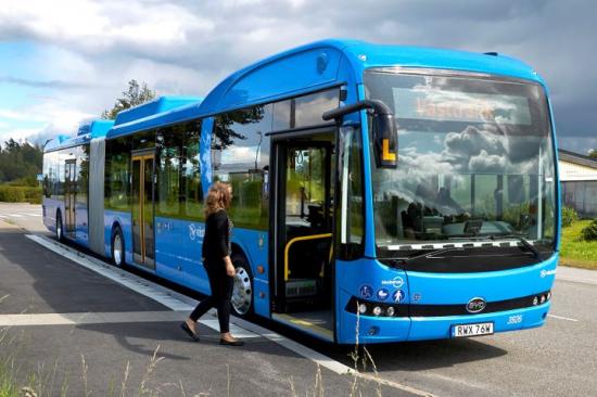 Västtrafik återöppnar framdörrar succesivt område för område. Först ut är Borås stadstrafik.
