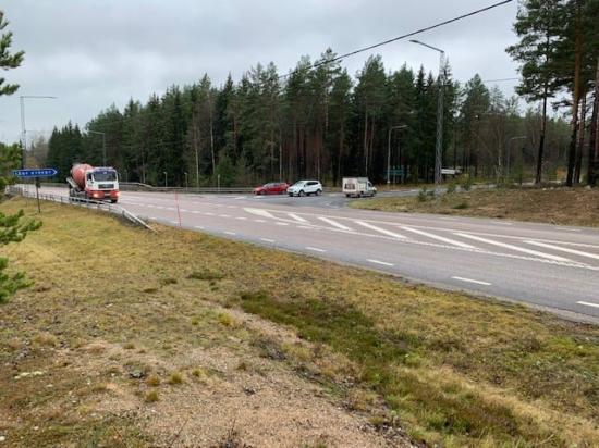 Korsningen Arningevägen/Jarlabankes väg är redan idag hårt belastad.