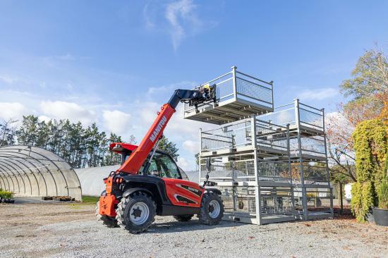 Lyfthöjden är 4,3 meter. Med ULM 412 H med upp til 1,25 ton last. Storebror ULM 415 H klarar hela 1,5 ton.