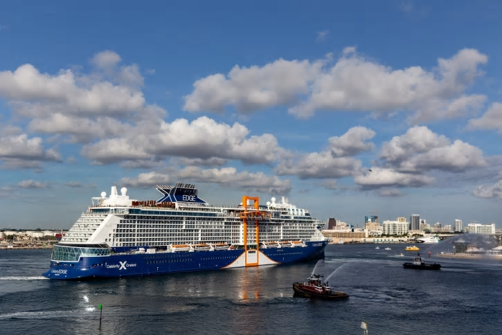 Royal Caribbeans nya fartyg Celebrity Edge, som just har öppnat säsongen på Medelhavet, är världens dyraste kryssningsfartyg - 10,4 miljarder kronor.