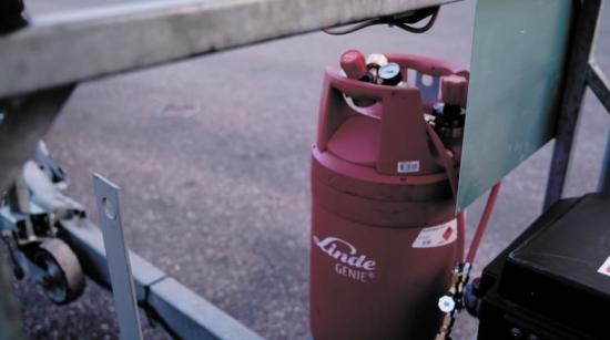 Den nya GENIE-flaskan innehåller 45 procent mer gas än traditionella stålflaskor och väger bara 22 kilo.