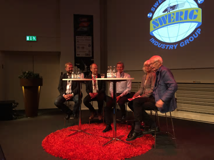 Jonas Karlsson, vd, Oslo-Stockholm 2.55 AB, Lennart Kalander, Trafikverket, moderator Ulf Nyström, Karin Svensson-Smith (MP), ordförande i Riksdagens Trafikutskott, och HG Wessberg, Sverigeförhandlingen.