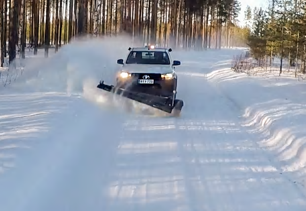 Plogen FC MS2500E från Ficon Ab monterad på pickup.