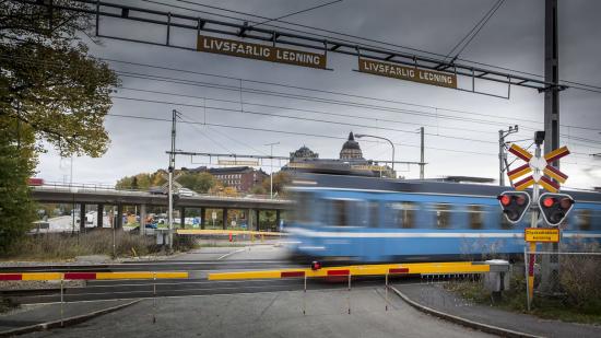 I sommar får Roslagsbanans resenärer åka buss medan SL bygger en planskild korsning vid Frescati (bilden) och ännu en i Enebyberg.