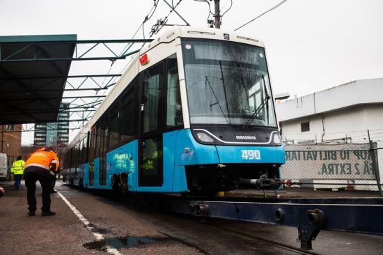 Göteborgs nya spårvagn M33 står nu uppställd i Göteborg.