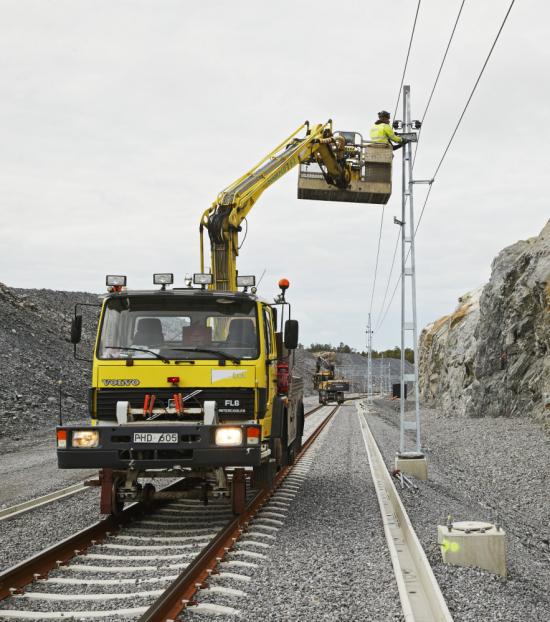 Industrispåret har kopplats samman med järnvägsnätet och elektrifierats. Investeringen motsvarar 800 miljoner kronor.