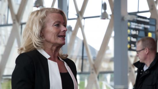  Pia Nilsson (S), gruppledare för trafikutskottet vid presskonferens vid Umeå &Ouml;stra järnvägsstation. Foto: Mariann Holmberg